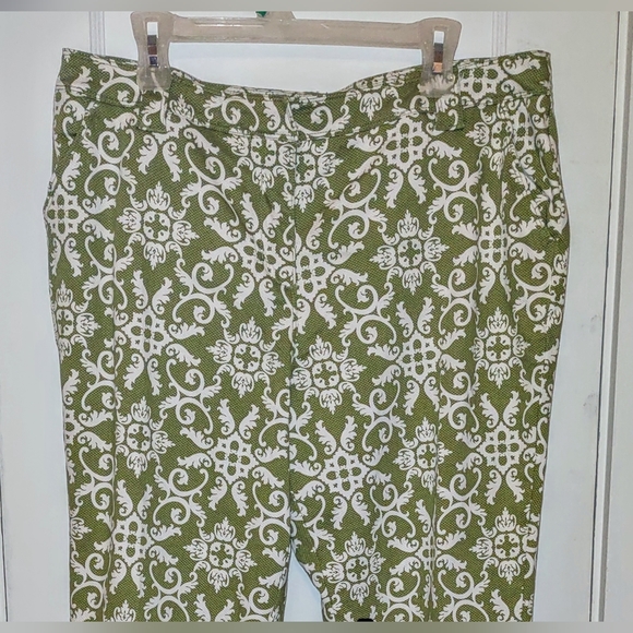 Olive Green Print Crop Pants sz 16 - Picture 6 of 10